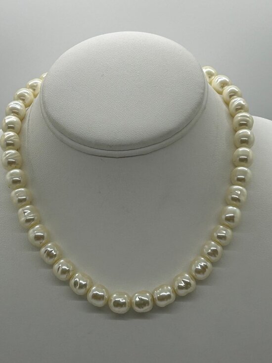 Estate Jewelry - Vintage Faux Baroque Pearl Choker Necklace 15" With Box Clasp Elegant